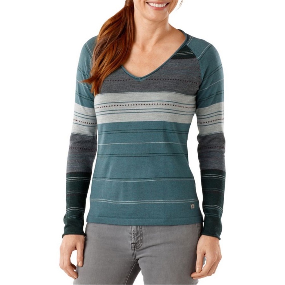 Women’s striped Smartwool sweater (Medium)